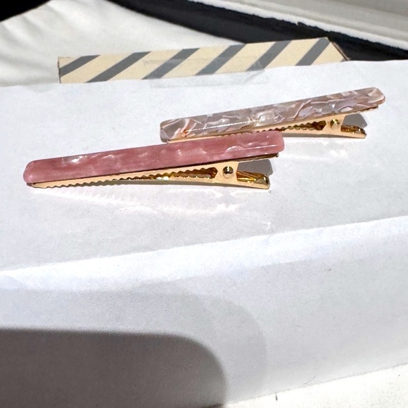 ✨ Stylish and Edgy Summer and Rose Hair Clips - Set of 2 ✨ - Picture 4 of 11